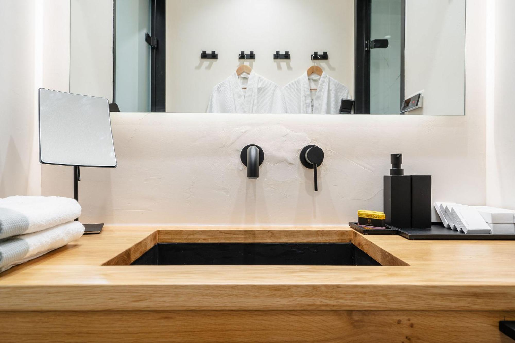 Legato Spa Suites Naxos City Bagian luar foto